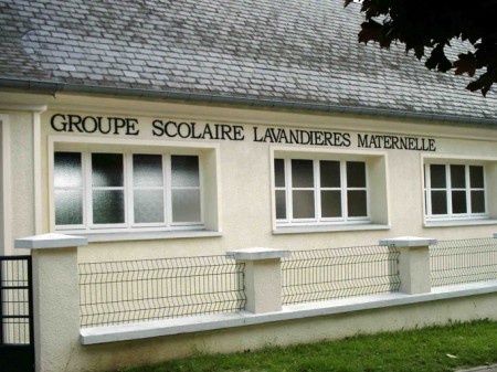 Etrechy, aérosols et pochoirs